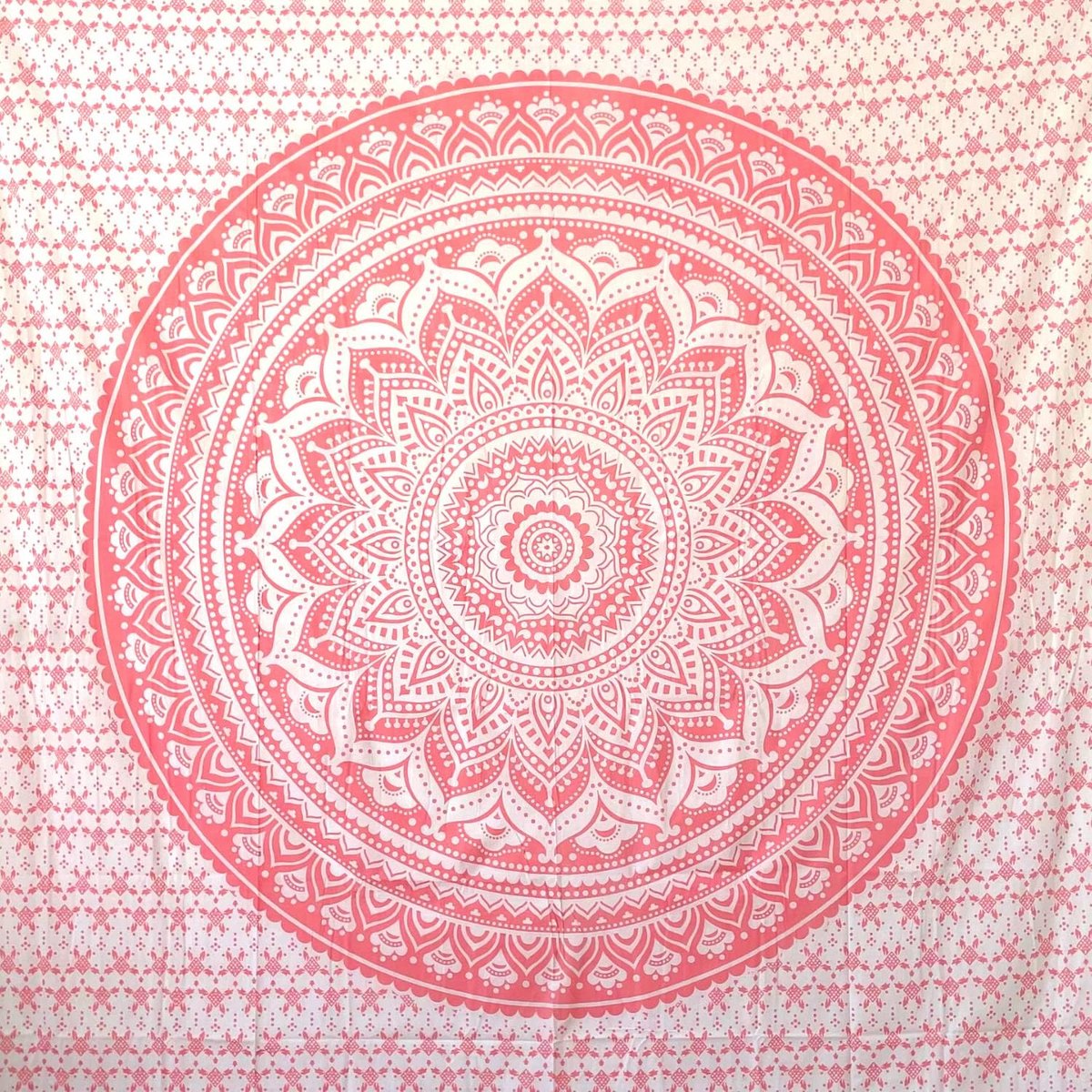 Pareo of XXL Strandlaken, Zandafstotend met Mandala-motief – Grote Zandvrije Stranddeken, Zanddoorlatend, Strandmat Zandvrij of Dunne Picknickdeken 200x200 – Roze, 210x230 cm