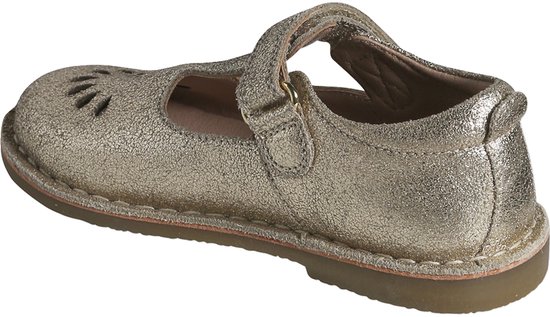 Gouden glitter Mary Jane schoen met klittenbandsluiting en decoratieve perforaties, achterkant.