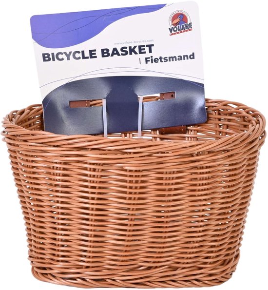 Bruine rieten fietsmand met een blauw-paarse kaart waarop BICYCLE BASKET staat.
