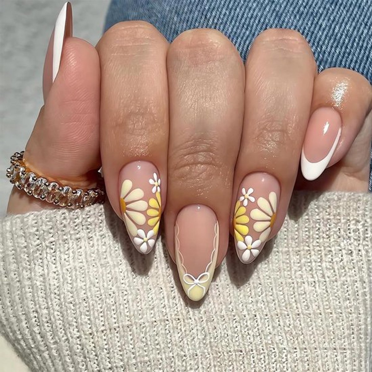 Press on Nails - 24 Stuks - Gele Zomer French Tip - Opplakbare Nagels - Eenvoudig Aan Te Brengen - Stijlvol Ontwerp - Nepnagels