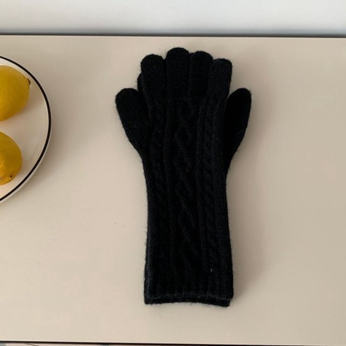 Herfst- en wintermode effen kleur gedraaide lange gebreide touchscreen handschoenen all-match koudebestendig warme vijfvingerige fietshandschoenen voor mannen en vrouwen (zwart)