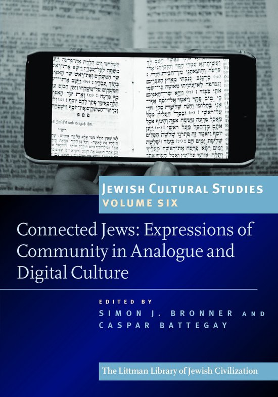 Boek 'Connected Jews: Expressions of Community in Analogue and Digital Culture' met een smartphone die een Jiddische tekst toont.