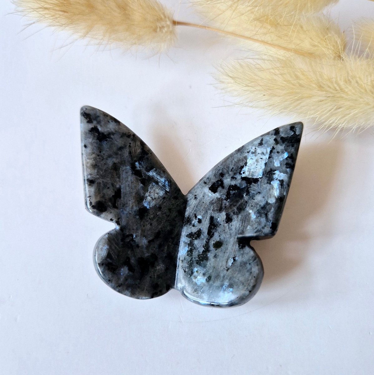 Edelsteen Vlinder 6x5 cm – Larvikiet