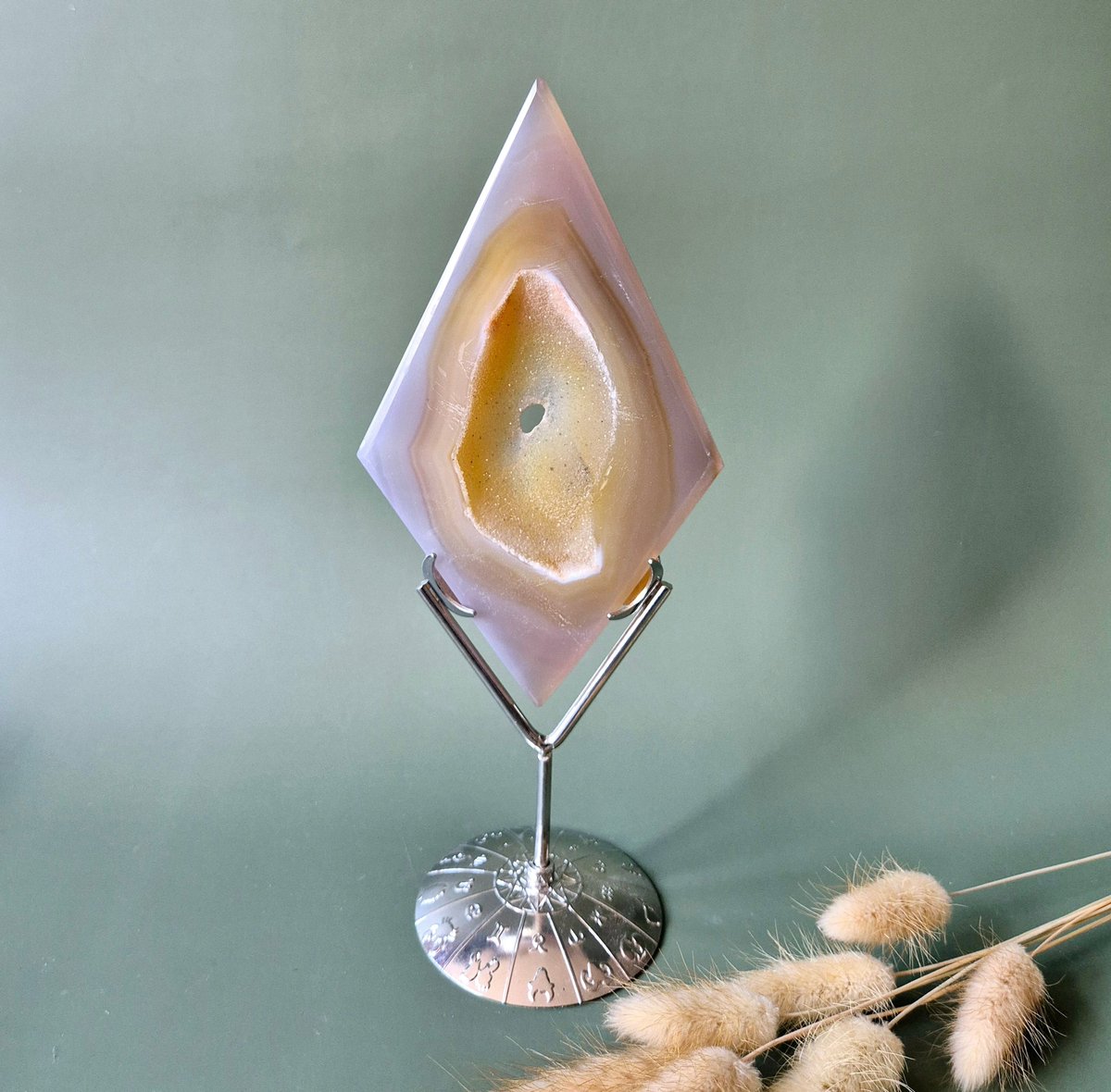 Edelsteen Grote Druzy Grijze Agaat Ruit op Metalen Standaard - #5 16x9,5cm