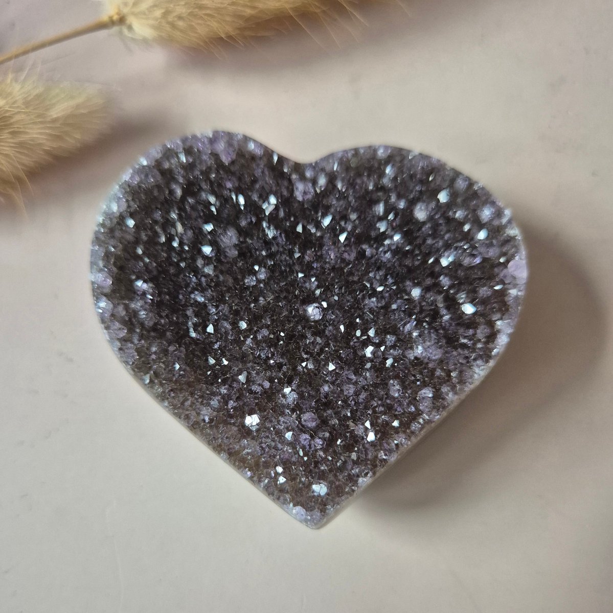 Amethist Druzy Hart 88g – Natuurlijk Edelsteen Hart met Sprankelende Kristallen