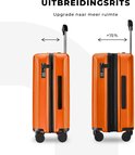 Oranje handbagage koffer met rits gesloten en de rits open, met 15% meer ruimte.