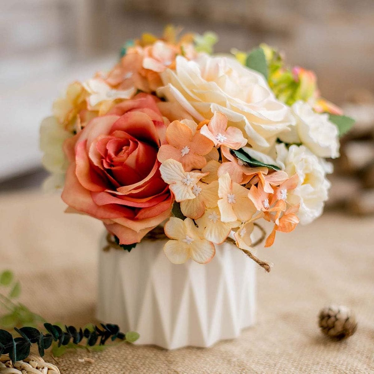 SnelShoppen - Kunstbloemen Rozenboeket met Ceramisch Vaasje - Decoratie voor Thuis, Kantoor en Bruiloft - Mix Kleur - 3 Stuks