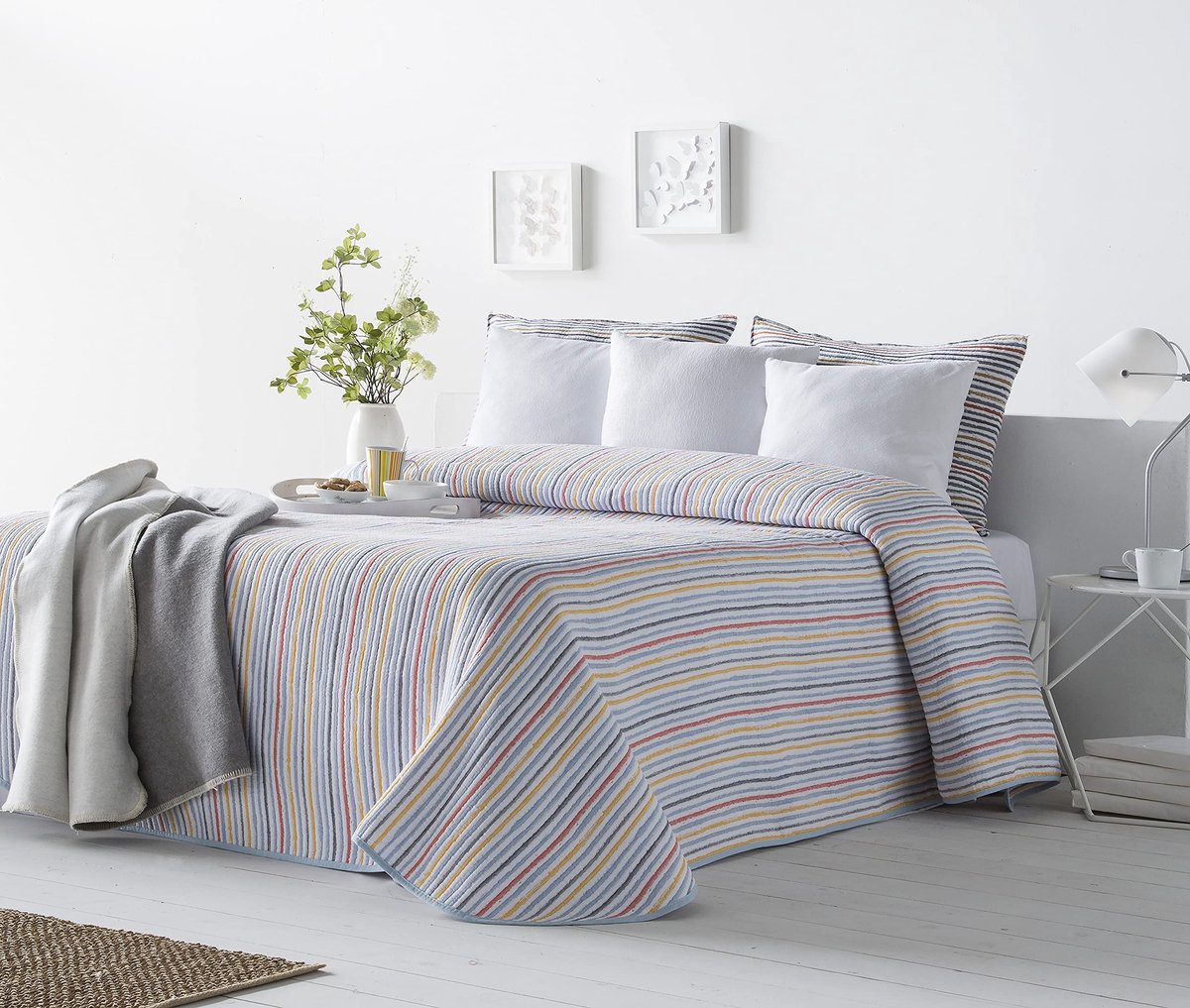 Omgoods - Bedspread Blauw 230 x 270 cm - Duurzaam en Comfortabel