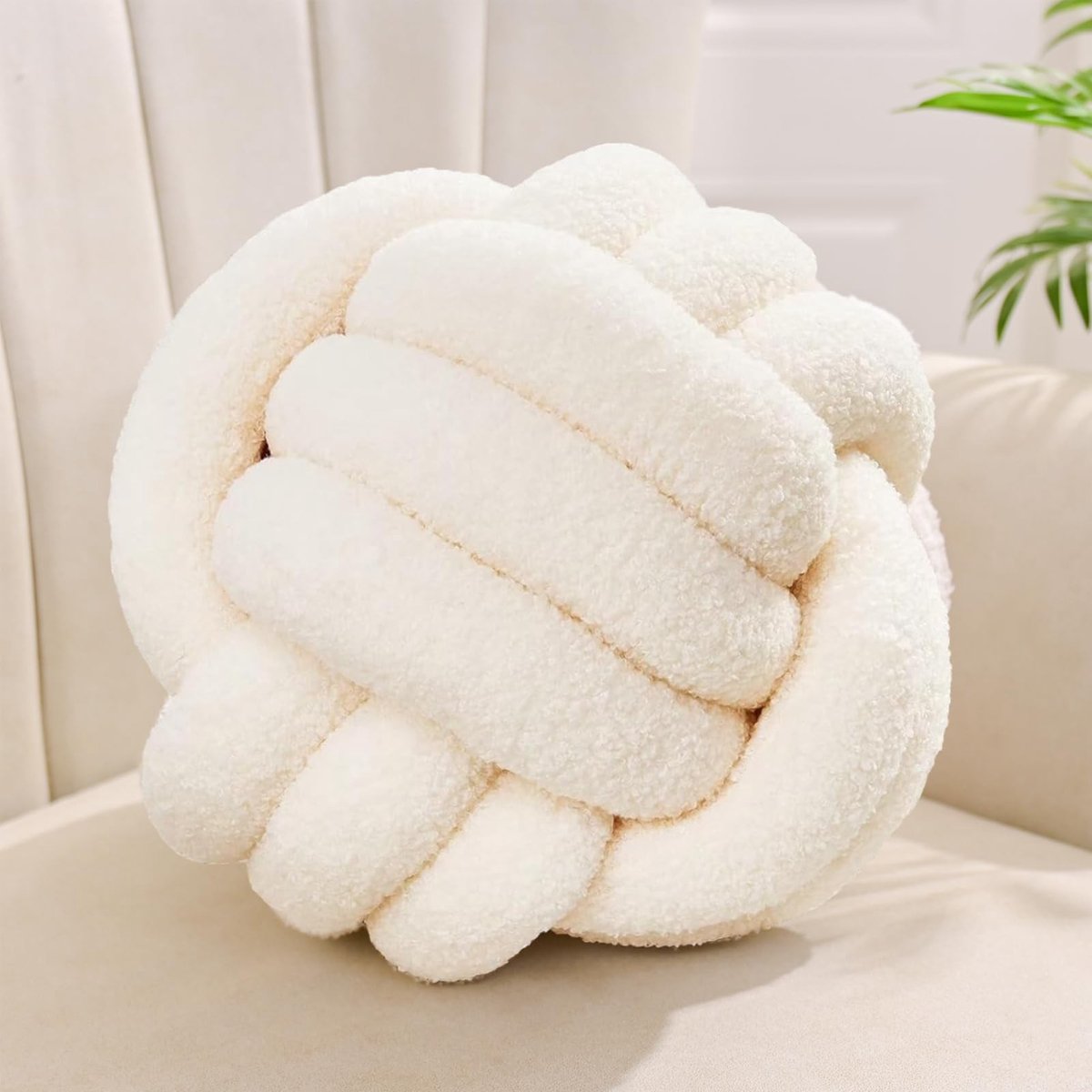 Omgoods - Knopkussen Beige Wit - Decoratief Kussen van Teddy Velvet voor Kinderkamer