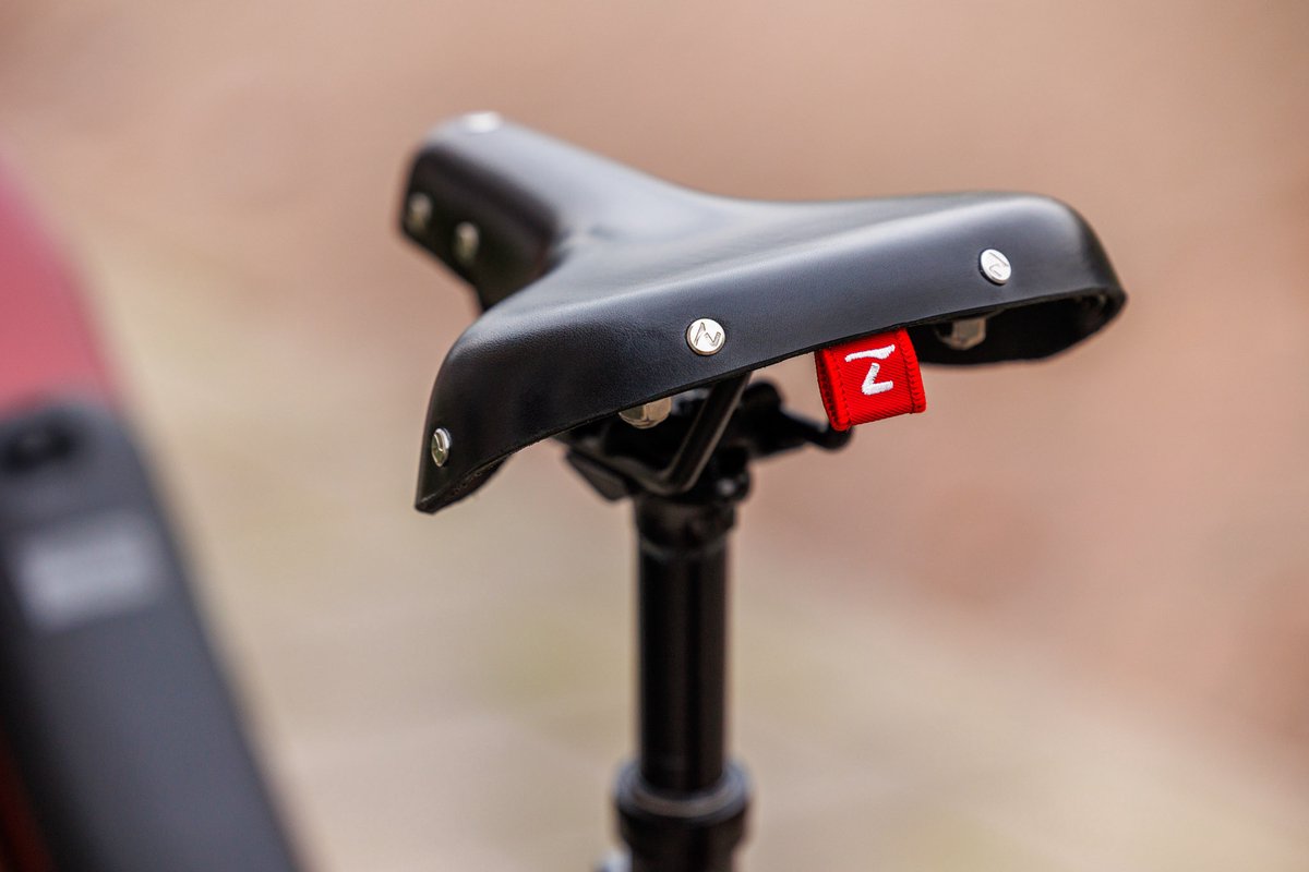 Zadelman Modern Leren Fietszadel - Comfortabel Zadel voor E-bike en Lange Afstanden - Handgemaakt in Nederland - Zwart