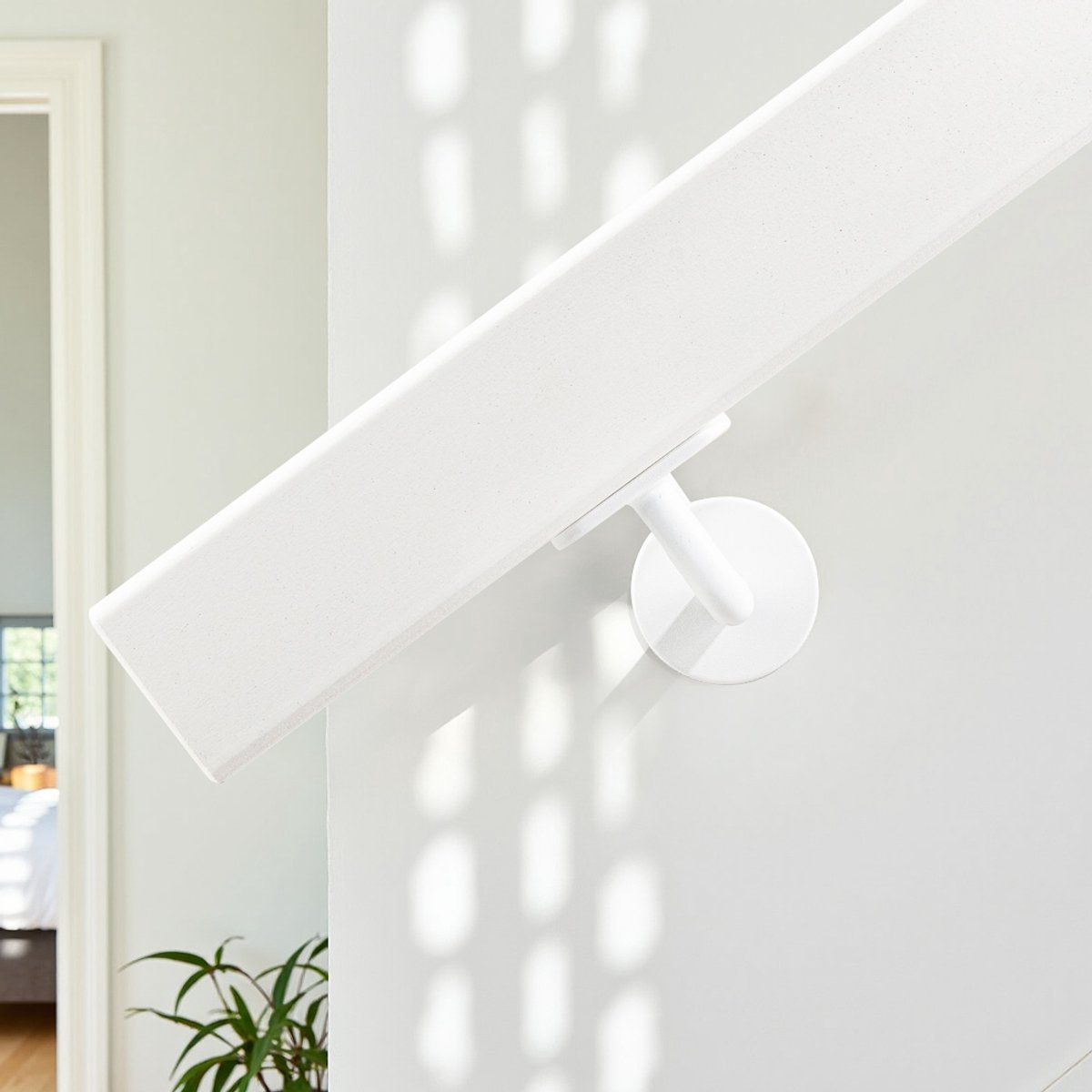 Trapleuning Wit Hardhout – Rechthoekig (38x67 mm) – Lengte: 100 cm – Inclusief 2 witte leuninghouders