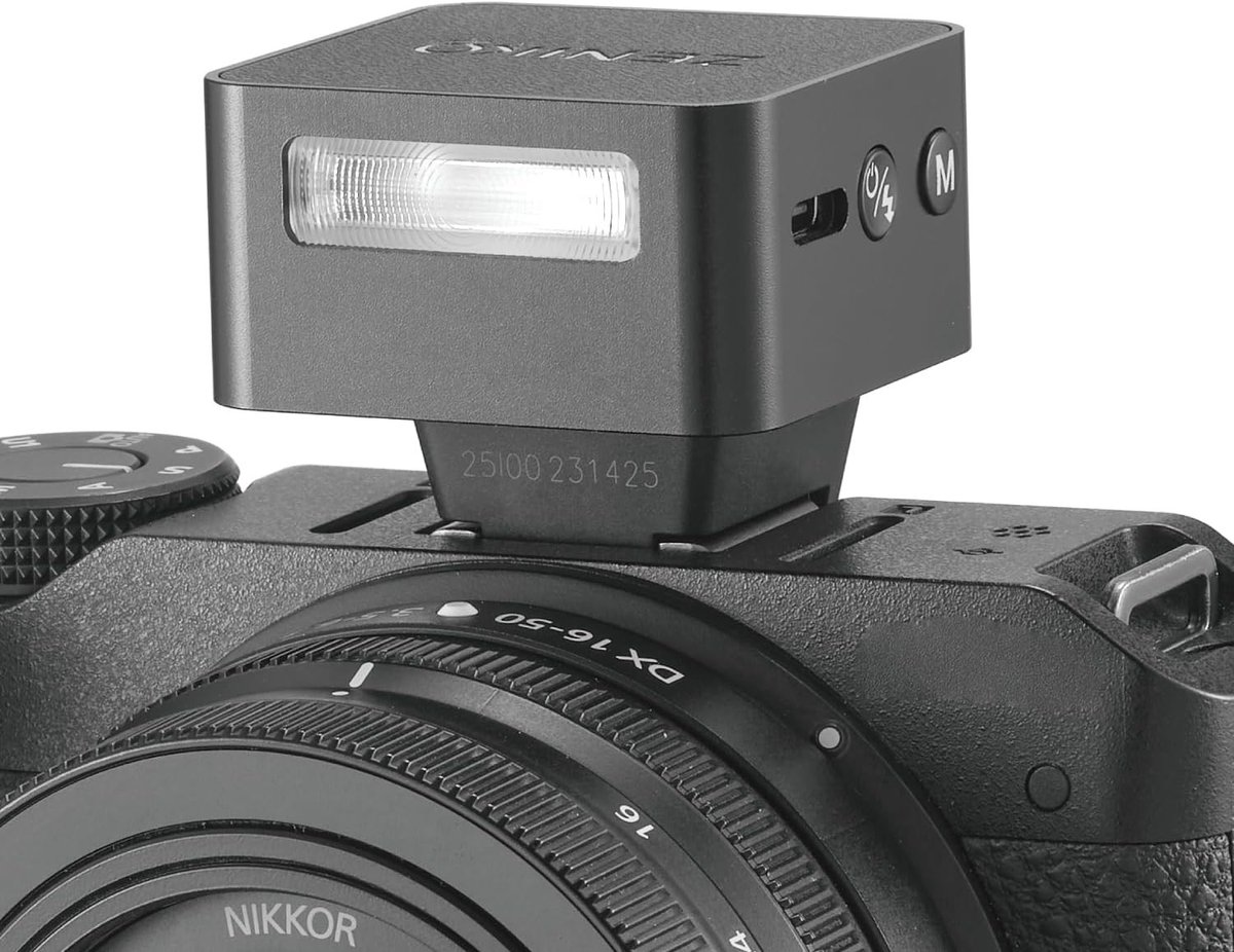 Mini TTL Flitsers voor Nikon Camera's - 28mm Groothoek, USB-C Opladen, Retro Ontwerp, OLED Display, 740 Volledige Flitsen, Lichtgewicht en Snelle Oplaadtijd
