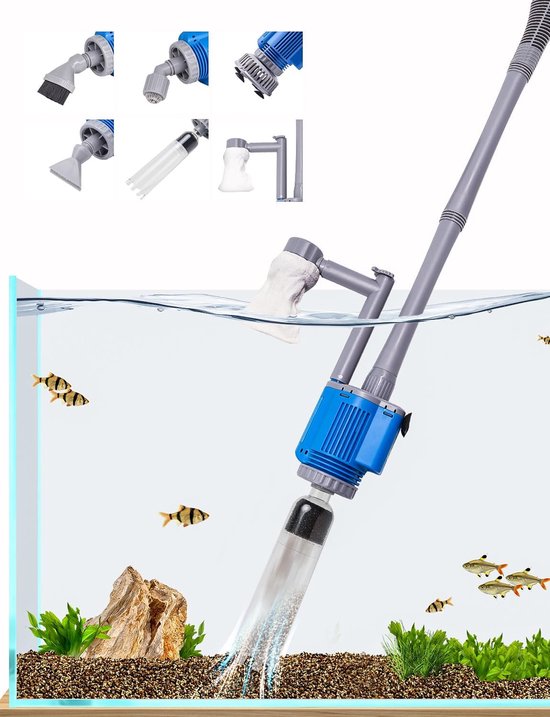 Blauwe aquariumstofzuiger in gebruik in een aquarium met vissen en planten.
