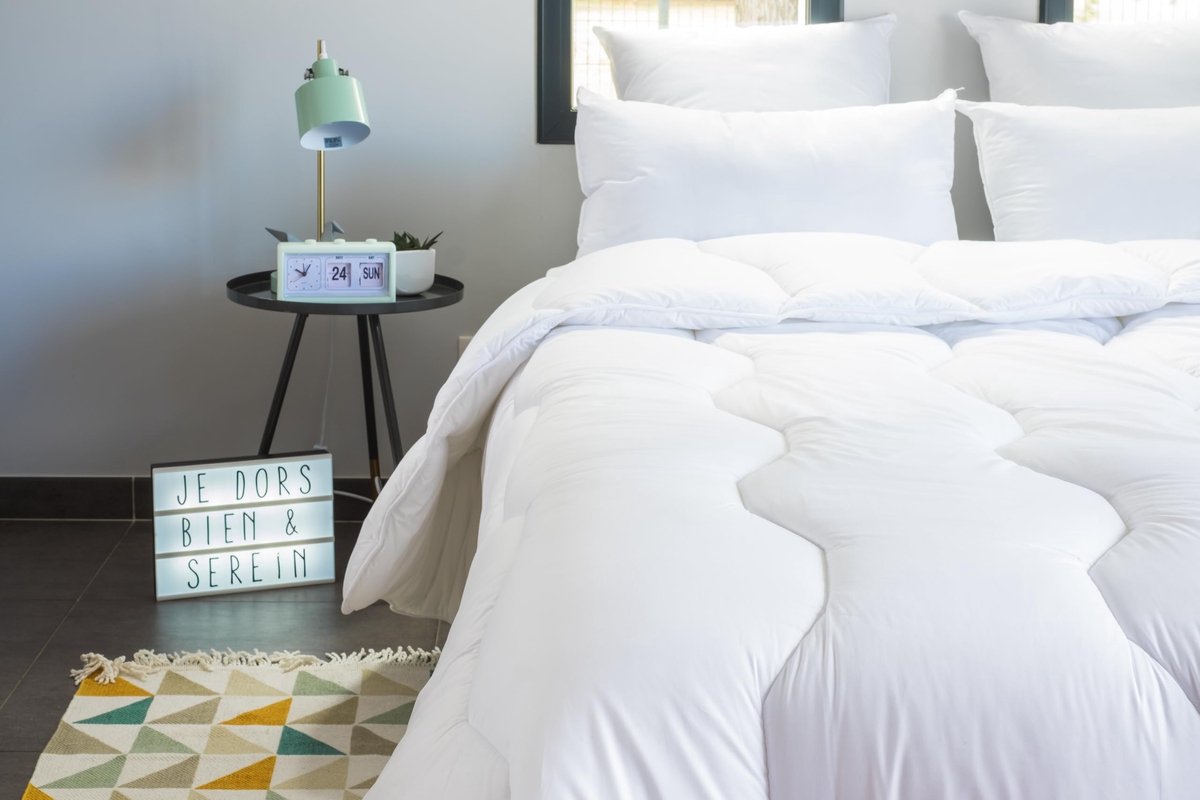 SnelShoppen - Warm dekbed voor tweepersoonsbed 240x220 cm - Anti-mijt cocooning dekbed - Wit - Perfect voor slaapkamer, comfortabel en hypoallergeen
