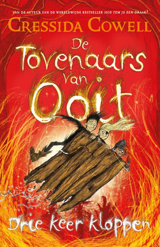 Couverture du livre 'Les sorciers d'Ooit 3 - Trois coups' par Cressida Cowell. Trois enfants volent sur une planche en bois avec un dragon en arrière-plan.