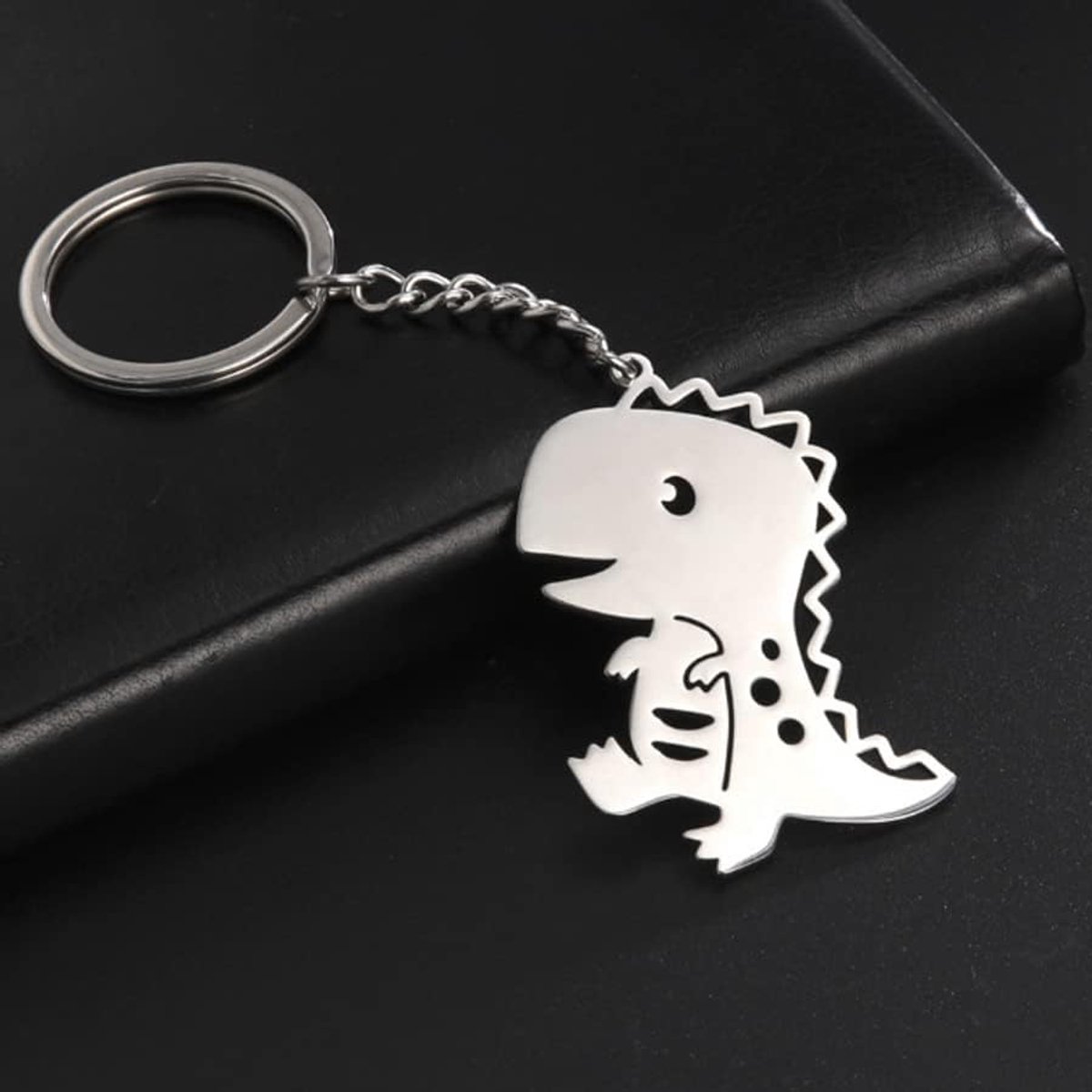 Sleutelhanger kleine dinosaurus hanger sleutelhanger metalen unisex sleutelhanger houder grappige sleutelhanger verjaardag Kerstmis bruiloft Valentijnsdag cadeau voor mannen en vrouwen zilver,