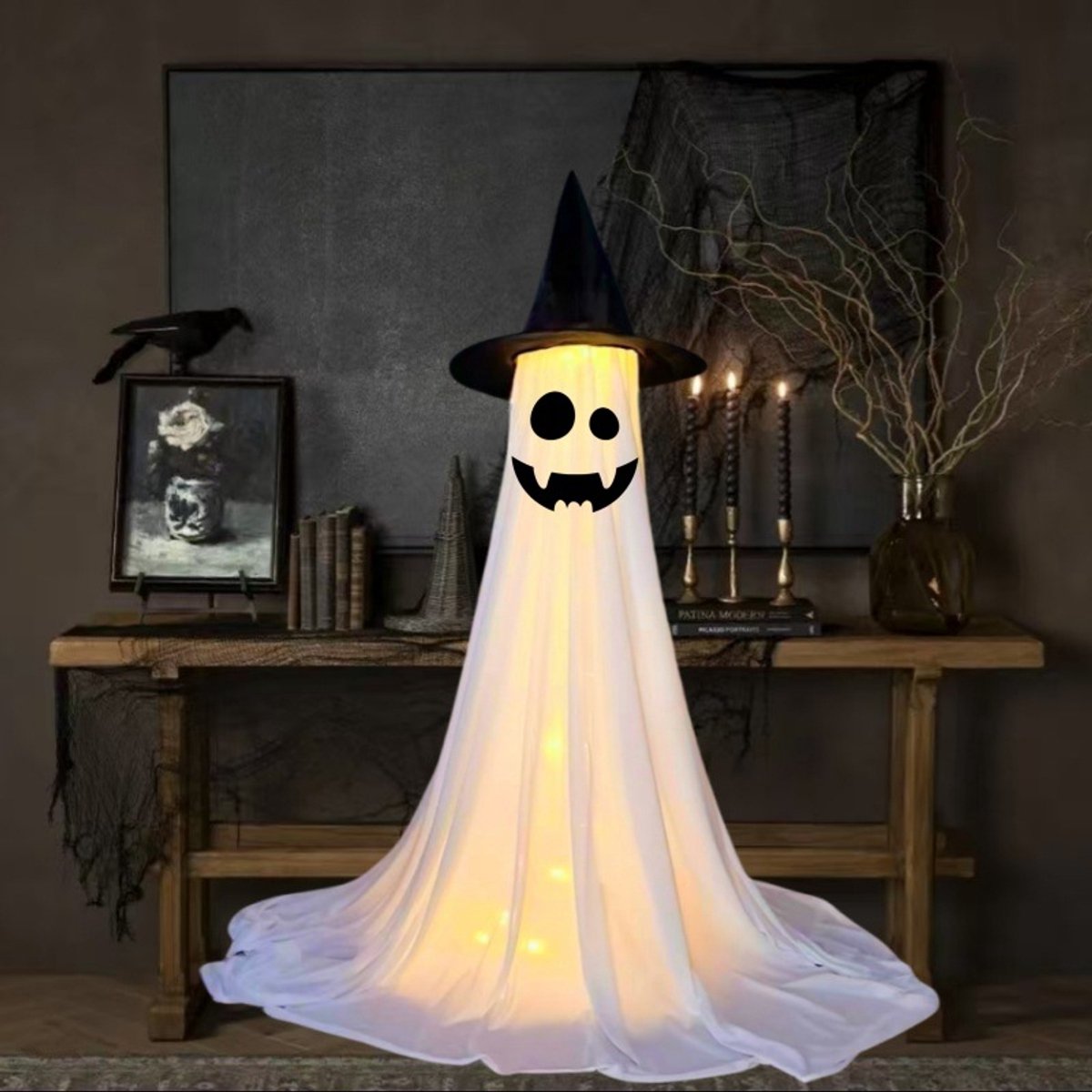 Ulisem - Halloween spookdecoratie - 1 set met led lichtsnoer en afstandsbediening - 120 cm groot hangend spook - Wit gaas met gloeiend effect - Stevig metalen statief - Geschikt voor entree, tuin en feest - Eenvoudig te installeren - J
