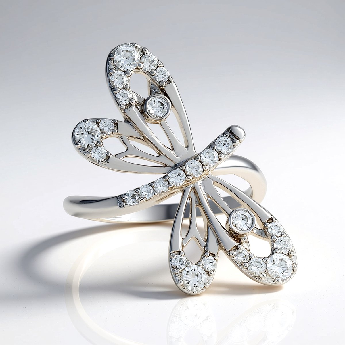 Cavill - Zilveren ring met 0,934ct Cambodjaanse zirkonia - 925 sterlingzilver met platinacoating - Elegant libelmotief - Moderne damesring