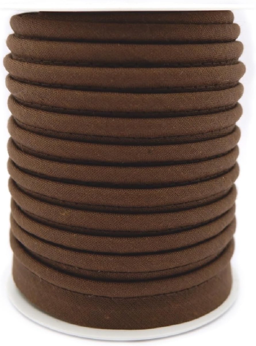 = Randkant Voor Naai-, Decoratie- en Knutselprojecten. Samenstelling 50% Katoen en 50% Polyester. Totale Breedte van 15 mm, Koord van 5 mm en Flap van 10 mm. 10 Meter Haspel - (Donker Bruin)