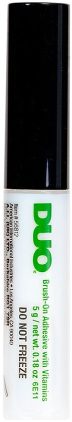 Verpakking van DUO Brush-On Adhesive met vitamines. 5g. Met zwarte dop en groene opdruk.
