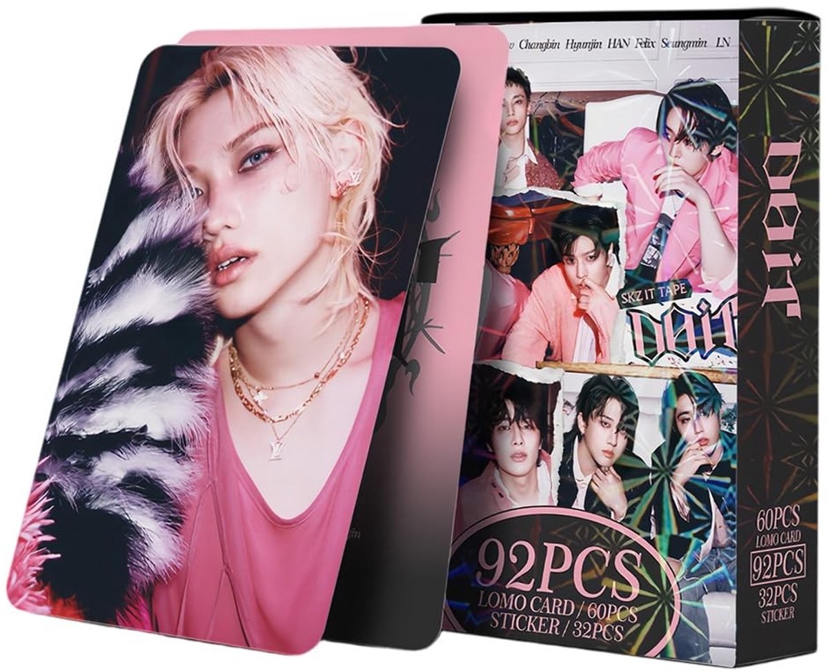 Dailygoods- Fotokaarten 60 unieke kaarten 8,4 x 5,3 cm - K-Pop merchandise - stickers 32 stuks - verzamelkaarten map - duurzaam papier - cadeau voor fans
