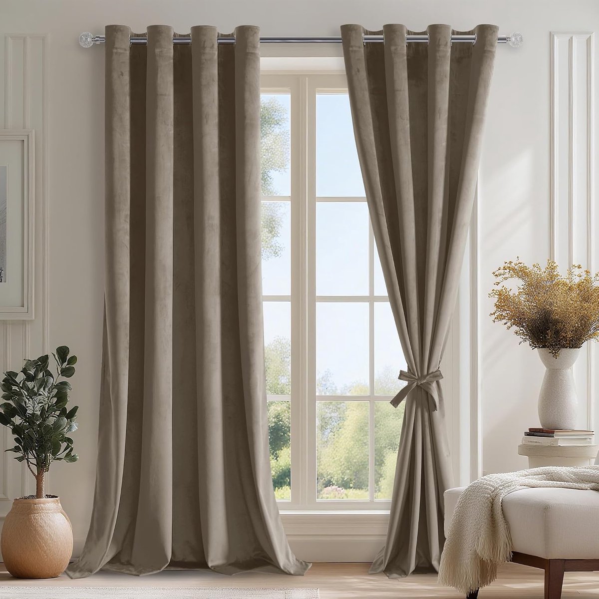 Fluwelen gordijn, semi-verduisterend, 140 x 260 cm, luxueus, modern, zacht, met 2 gordijnhouders, ondoorzichtig, warmte-isolerend, voor slaapkamer, woonkamer, kantoor, hotel, taupe, 2 stuks