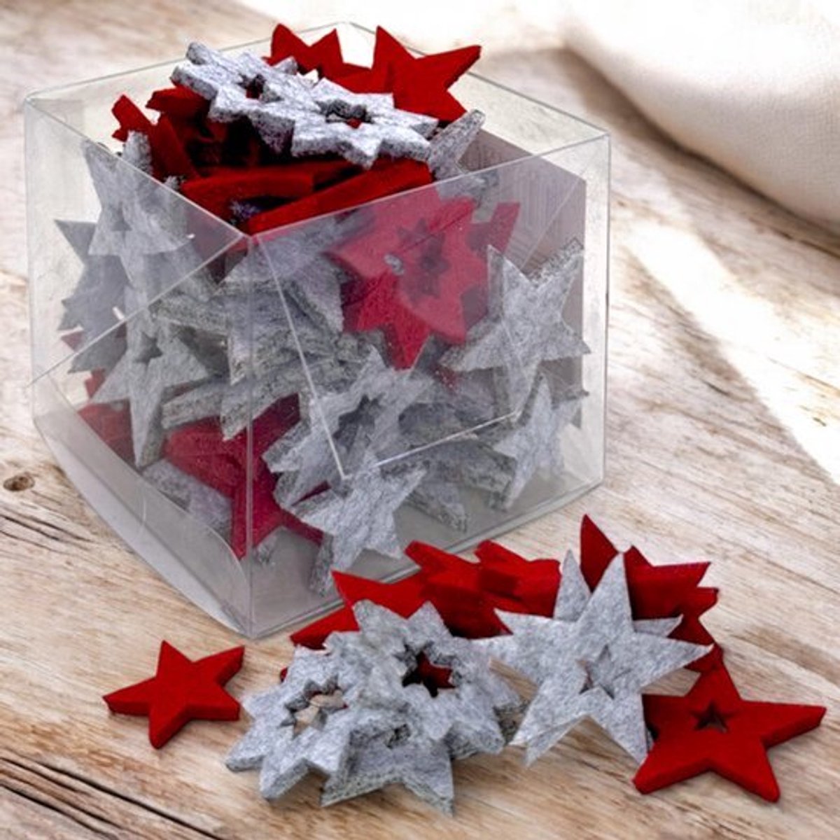 Set van 72 Vilt Ster Sprinkles - Rood en Grijs - Diameter 3 cm - Diverse Stervormen