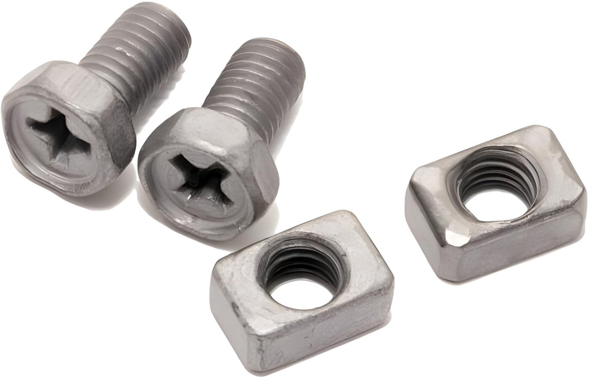Vervangende schroeven/klemmen voor scooteraccu - 6 mm - 2 schroeven + moeren - ideaal voor accu vervanging - SnelShoppen