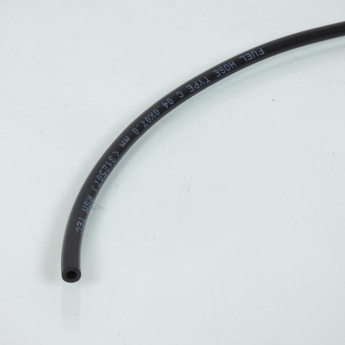 Hose voor koolwaterstoffen 4mm x 7mm - zwart - geschikt voor motorfiets en scooter - duurzame kwaliteit - ShopVlot