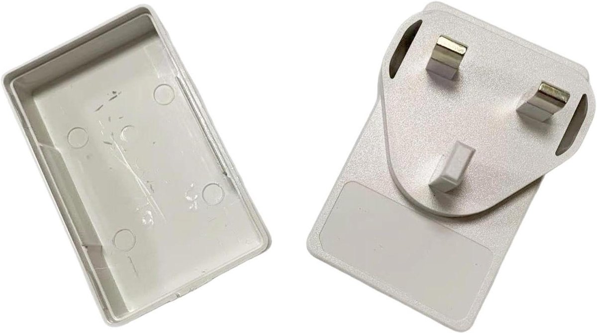 Verborgen Opbergcompartiment - Nep Adapter Kluis - Waardevolle Spullen Beveiligen - Levensecht Ontwerp - 4x6x4 cm - Wit