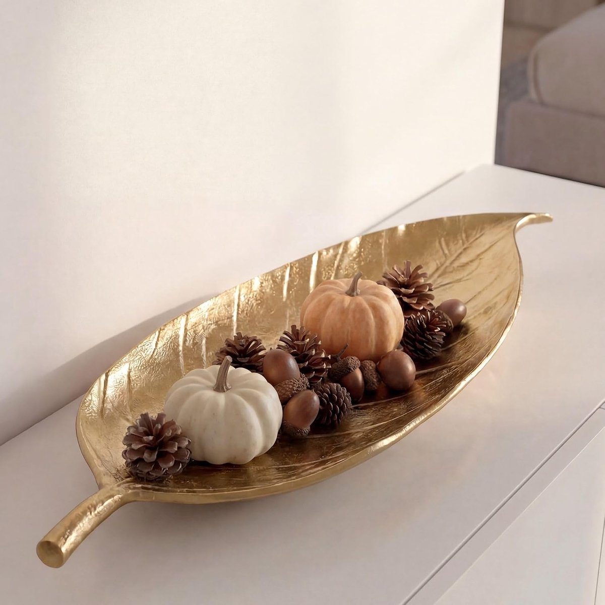 Decoratieve Schaal Blad 61 cm Aluminium Goud, Tafeldecoratie Smal | smalle schaal in bladvorm, woonaccessoire handgemaakt, sierbord voor eettafel, dressoir en commode