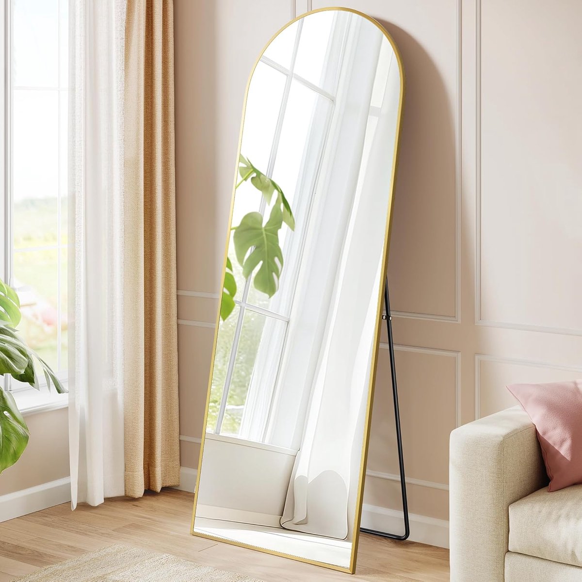 Full length spiegel, 160 x 50 cm, gebogen full-body spiegel met standaard, frame van aluminiumlegering, gehard glas, voor slaapkamer, woonkamer, garderobe, lichtgoud LFM031A01