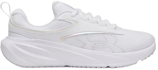 Witte Under Armour Surge 5 hardloopschoen, zijaanzicht met subtiel Under Armour logo op de mesh zijkant.