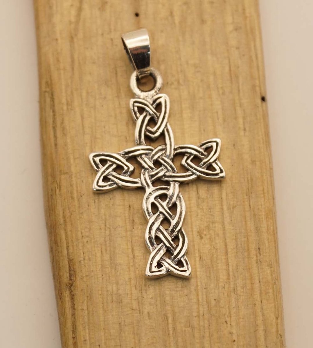 Sterling zilveren hanger van een kruis oneindige knoop - celtic kruis hanger van 925 zilver - zilveren eeuwige knoop kruis - hangers kruizen - keltische hanger kruis - zilveren hanger geloof - sterling zilveren hanger godsdienst