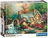 Doos van een 1500-stukjes legpuzzel met een schilderachtig huisje met rieten dak, waterrad en bloeiende struiken.