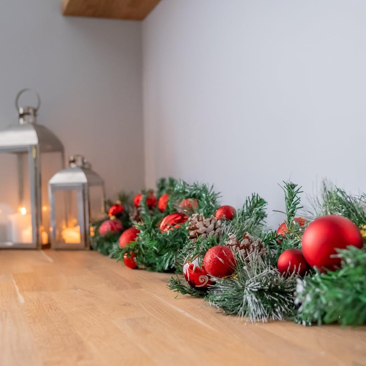 SnelShoppen - 100 Stuks Rode Kerstballen Set - Schokbestendige Ornamenten voor Kerstboom in Diverse Maten en Afwerkingen - Perfect voor Feestelijke De