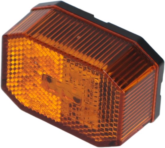 Oranje LED achterlicht met facet geslepen glas en zwarte rand.