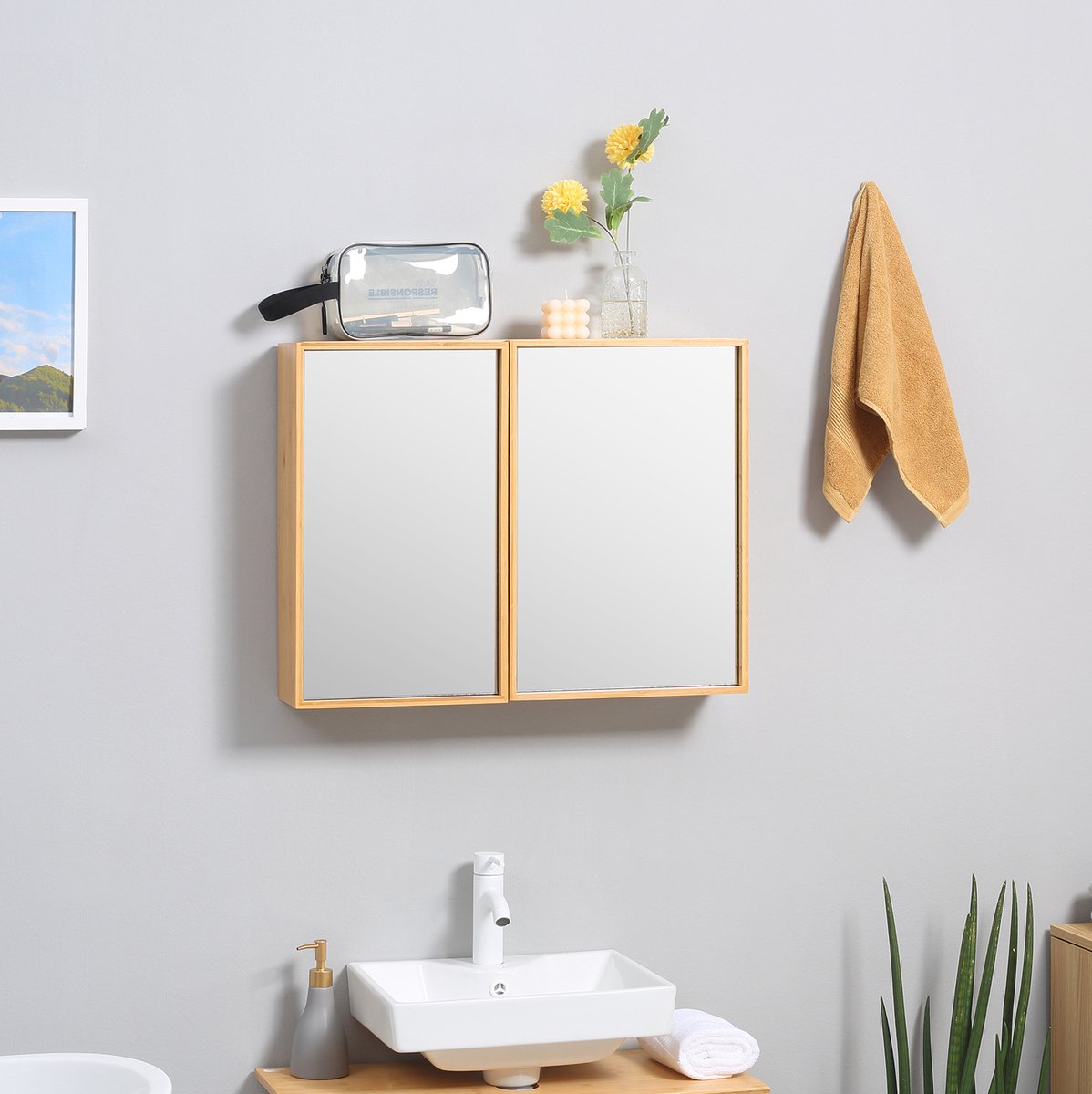 REDOM - Spiegelkast - Dubbele spiegeldeuren - 3 binnenplanken - Wandmontage - Badkamer - Bamboe - Natuurlijk hout - 65,2 x 50 x 14 cm