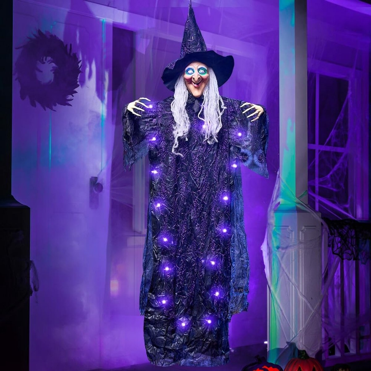 Famanu – Hangende, geanimeerde pratende heks met oplichtende ogen en geluidsactiveringsfunctie voor Halloween, 183 cm
