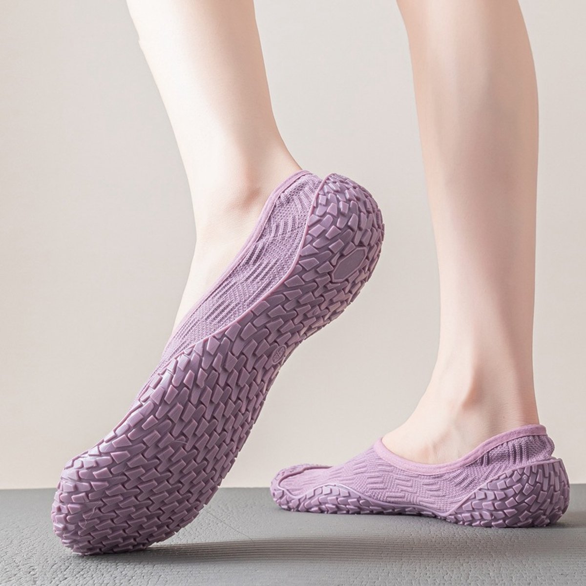 casalora—Indoor sportschoenen – Lichtgewicht dames sportschoenen voor thuis – Geschiktvooryoga/aerobics/touwtjespringen/training – Voelt aan als blote voeten – Opvouwbaar en draagbaar