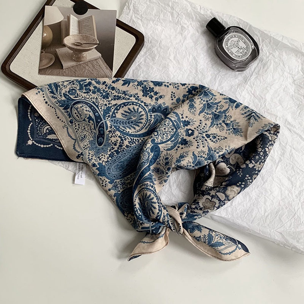 Dubbelzijdige patroon sjaal - kleine vierkante sjaal - het hele jaar door bruikbaar - veel draagmanieren - decoratieve omslagdoek-68*68cm-Blauw en wit porselein