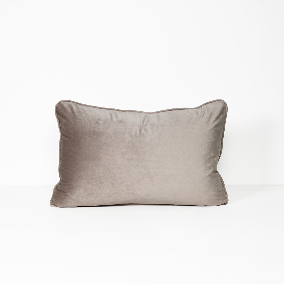 Darcy & Duke Nougat - Velours sierkussen - 40 x 60 beige