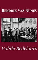 Boekomslag 'Valide Bedelaars' van Hendrik Vaz Nunes met een zwart-witfoto van mensen die stemmen in 1935.