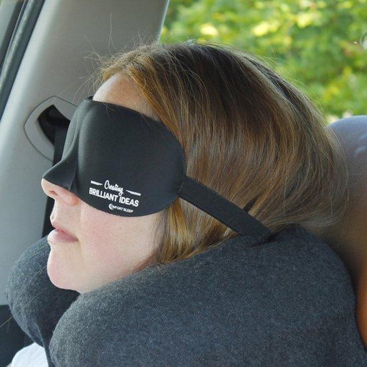 COMFORT SLEEP - 3D premium slaapmasker voor mannen en vrouwen met innovatieve, zachte vorm voor goede verduistering en vrij bewegen van de ogen. Incl. oordoppen en opberg etui - zwart - Creating Brilliant Ideas — afbeelding 3
