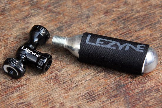 Lezyne Control Drive co2 Pomp – Geschikt voor Presta en Schrader – Ontworpen voor co2 patronen 16G – fietspomp – Handpomp – Zwart - Lezyne