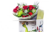 Boeket bloemen met Valkcadeaucard t.w.v. € 29,95