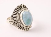 Bewerkte zilveren ring met larimar