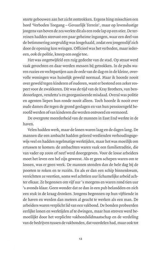 Pagina uit een boek met tekst over het leven in East End, Londen, en de rol van vakbonden.