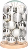Kerst woondecoratie stolp met zilveren kerstballen
