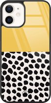 Casimoda® hoesje - Geschikt voor iPhone 12 - Abstract Geel - Luxe Hard Case Zwart - Backcover telefoonhoesje - Geel